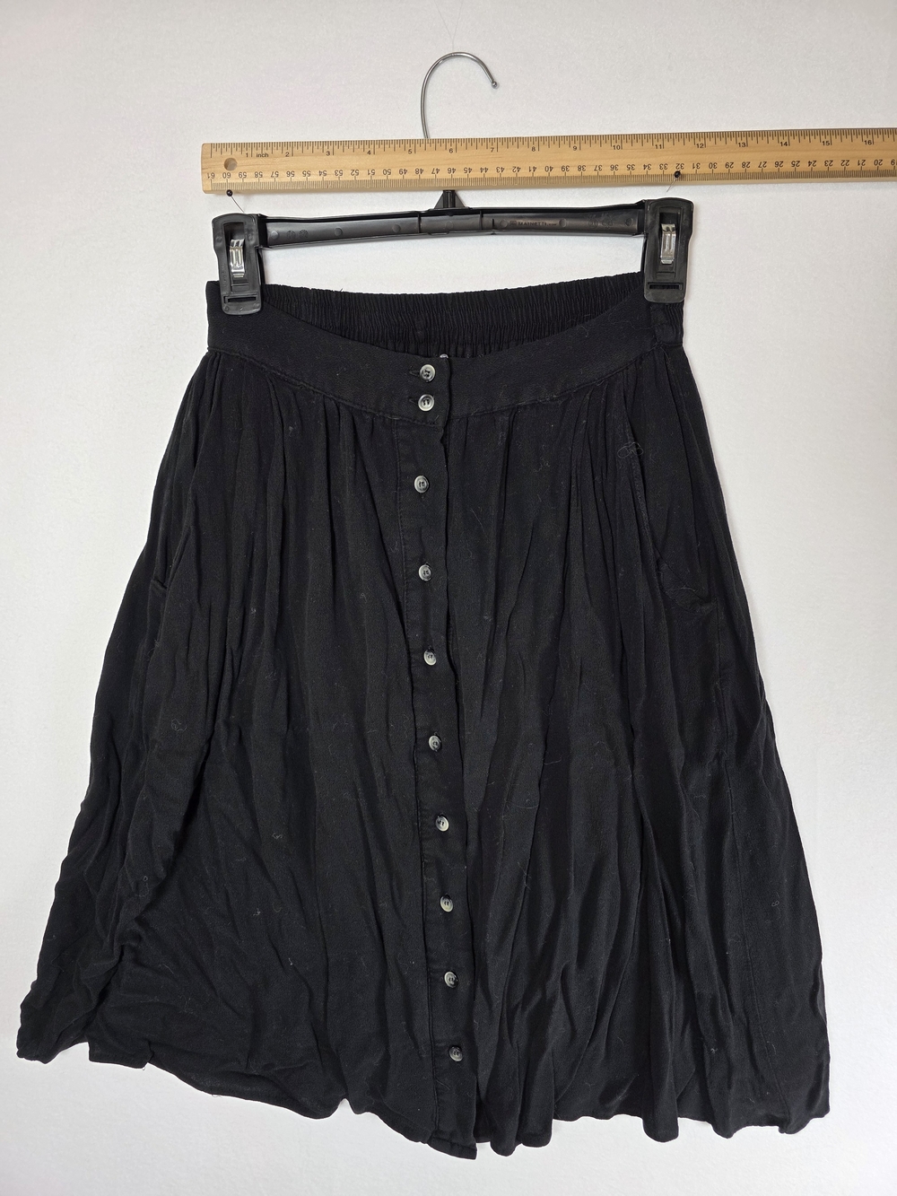 The Main Street Exchange 'SKYE' Black Button-Front Midi Skirt - Picture 3 of 6